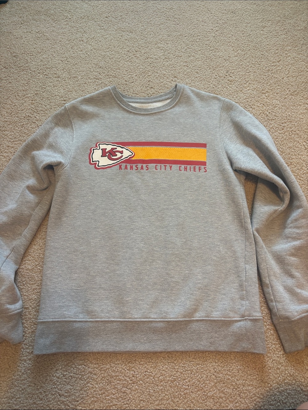 NFL Team Apparel Chiefs Crewneck Sweatshirt in Grey with Red and Yellow Graphic